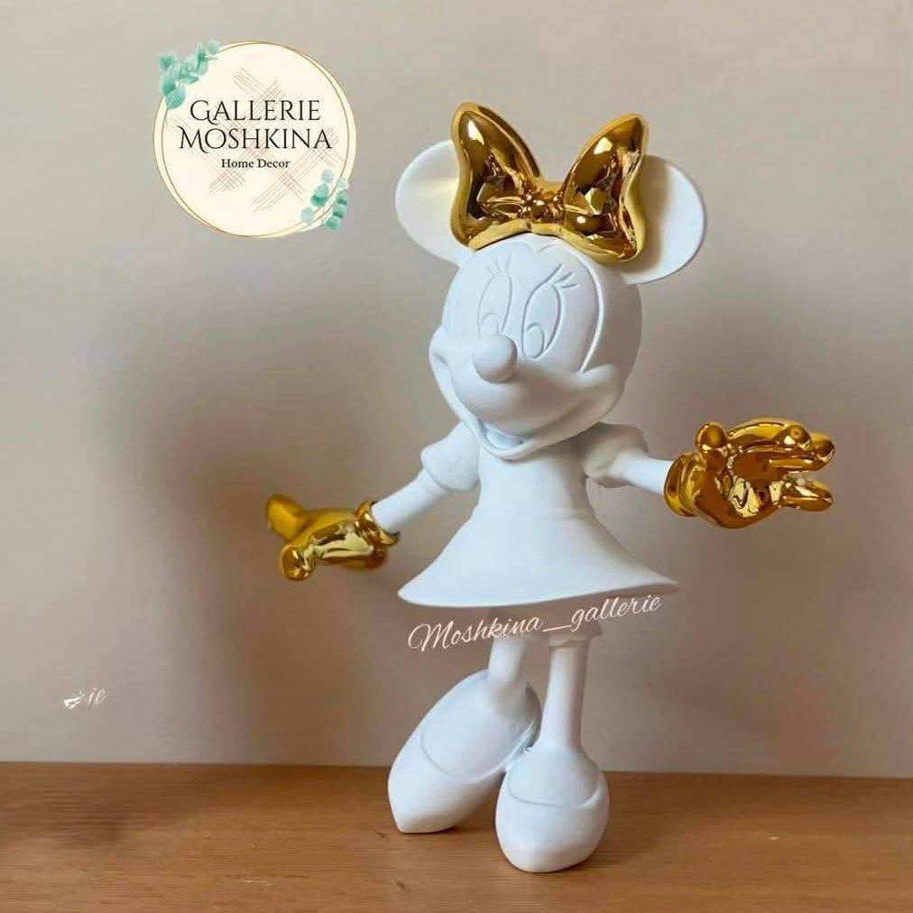Minnie Mouse Sculpture